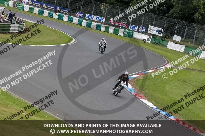 Vintage motorcycle club;eventdigitalimages;mallory park;mallory park trackday photographs;no limits trackdays;peter wileman photography;trackday digital images;trackday photos;vmcc festival 1000 bikes photographs